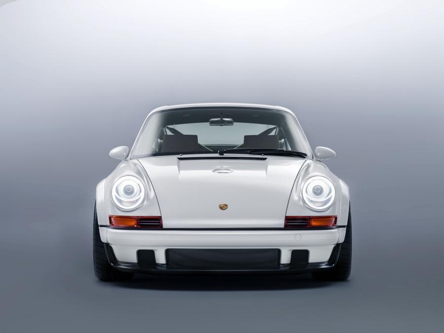  Porsche 911 DLS by Singer 2018 года  (фото 4 из 40)